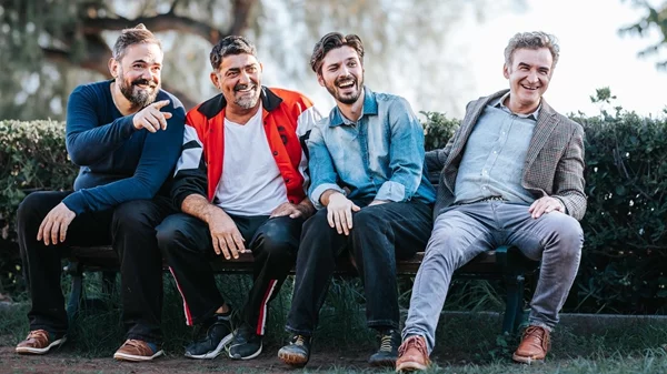 "Άσπρο Πάτο - Another round": Ο Αθερίδης ανεβάζει την πικρή κωμωδία του Τόμας Βίντερμπεργκ στο Ίδρυμα Κακογιάννη