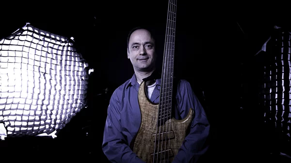 Βαλεντίνος και Απόκριες συνδυάζονται σε ένα πάρτι στο Γυάλινο UpStage