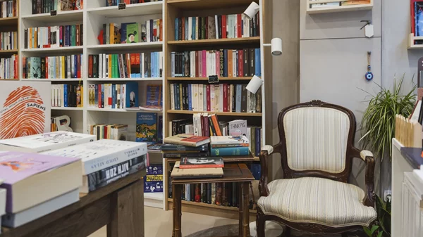 Μπορούν οι φετινές Δευτέρες μας να αποκτήσουν λιακάδα;