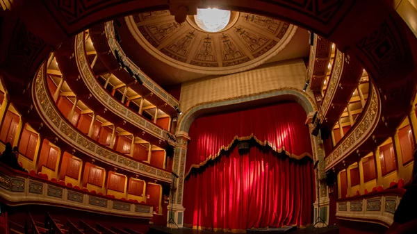 Το ΔΗΠΕΘΕ Πάτρας αναζητά νέο καλλιτεχνικό διευθυντή