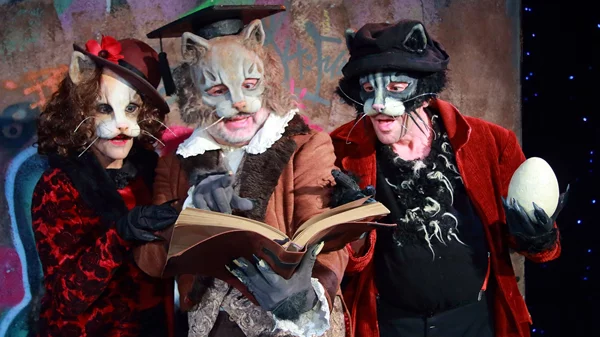 Τριπλό θεατρικό ραντεβού..."Κάτω Από Τη Γέφυρα"