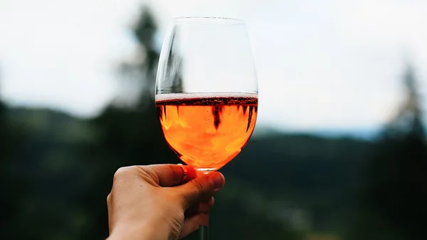 Τι παίζει τελικά με τα φυσικά κρασιά;