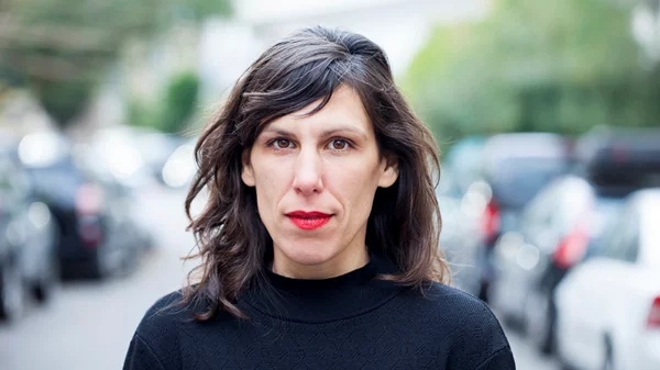 Σοφία Μαυραγάνη γιατί παρουσιάζεις την παράσταση χορού "Glorious Epic" σε strip club;