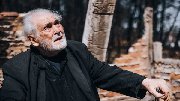 Απεβίωσε ο Κώστας Καζάκος