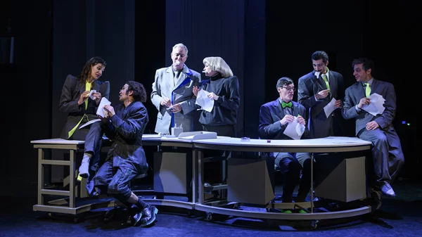 Πρώτες φωτογραφίες από το "Μεμοράντουμ" των The Young Quill στο Θέατρο "Μπέλλος"