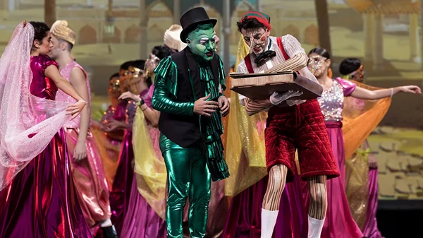 4 γιορτινά ραντεβού στο Christmas Theater