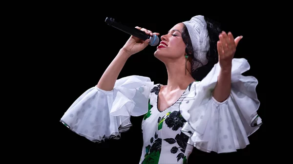 Latin Party με την εκρηκτική Rosanna Mailan στην Οδό Λυσίου