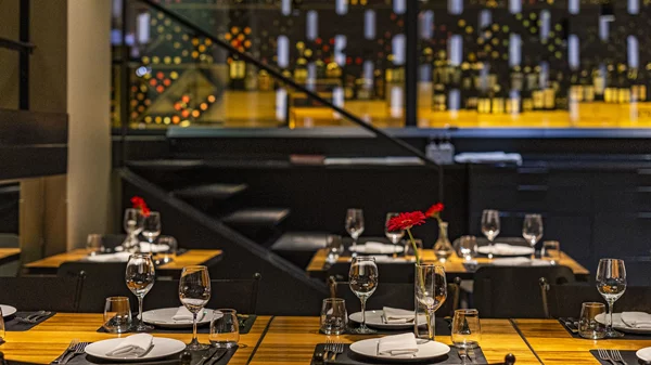 "Βασίλαινας": Γιορτές με τη γοητεία του κλασικού