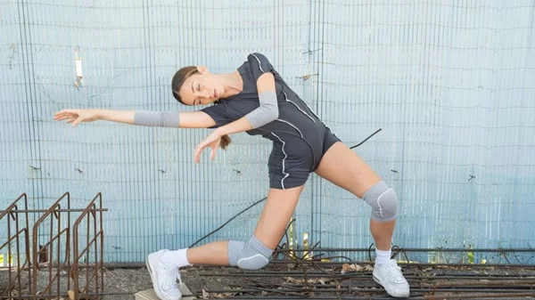 Το σώμα σε ράγες: το "Compartments Dance Project" επιστρέφει στο Τρένο στο Ρουφ για έκτη χρονιά