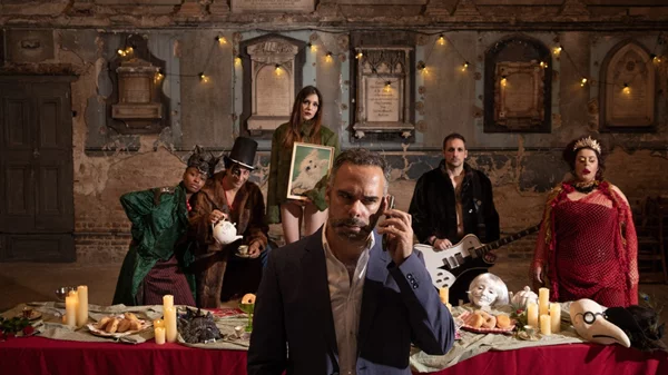 "Alice at the asylum": Ένα σουρεαλιστικό παραμύθι για ενήλικες σε ένα "βικτωριανό" Μπάγκειον