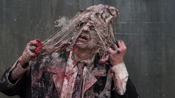 Ο σπουδαίος performer-γλύπτης Olivier de Sagazan για πρώτη φορά στην Ελλάδα