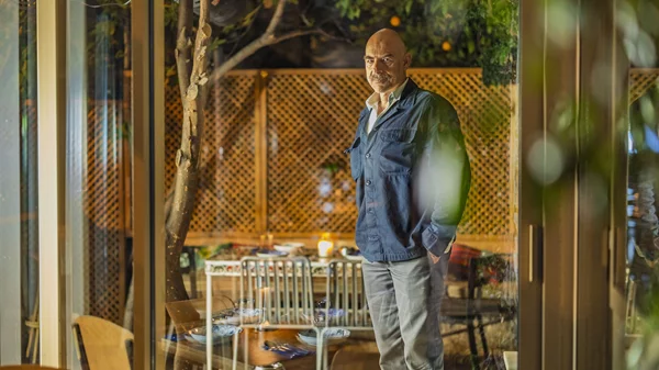 Ο Κωνσταντίνος Ζουγανέλης παραμένει ανατρεπτικά δημιουργικός