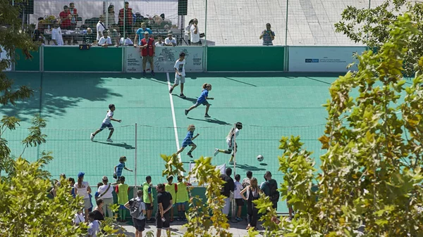 "Γκολ στη Φτώχεια": Τι κοινό έχουν η αλληλεγγύη, η ελπίδα και το ποδόσφαιρο;