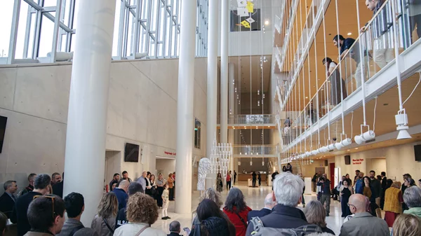 Δωρεάν ξεναγήσεις στην πολυμορφική εγκατάσταση "Unboxing Callas" στο ΚΠΙΣΝ