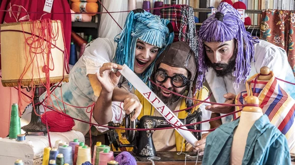 "O Ραφτάκος των λέξεων" του Αντώνη Παπαθεοδούλου παίρνει παράταση για όλο τον Φεβρουάριο