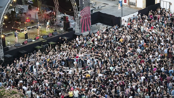 Γιατί τόσος χαμός φέτος με τα πανηγύρια;