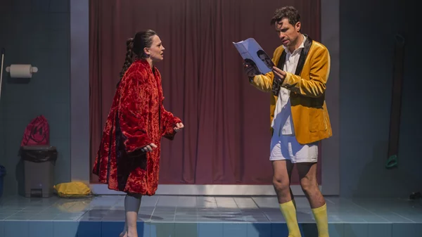 Ο "Άσχημος" με τον Ορφέα Αυγουστίδη επιστρέφει για δεύτερη χρονιά