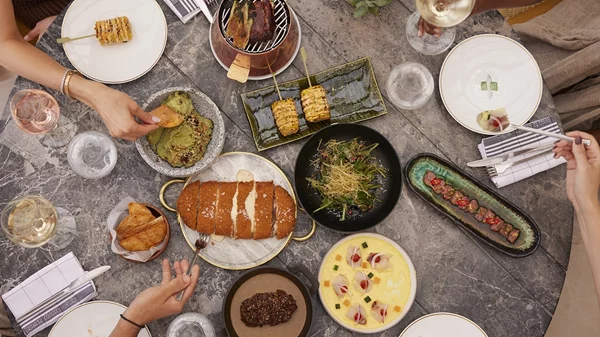 Beefbar Mykonos: Παραθαλάσσια ανεμελιά και καρνιβορική τελειότητα