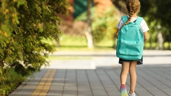 Επιστροφή στο σχολείο μετά τις γιορτές: 5 tips που θα βοηθήσουν τα παιδιά να μπουν και πάλι σε ρυθμό