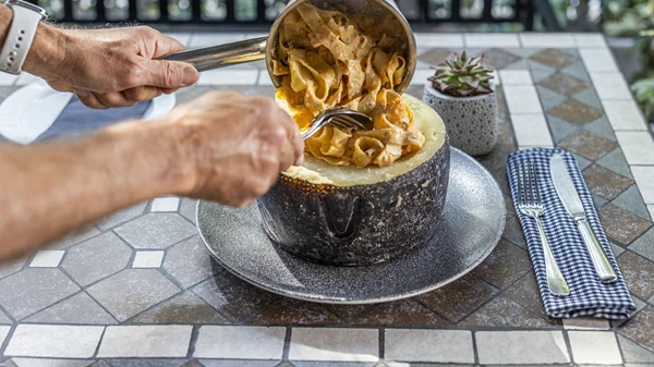 Η διαχρονική ελεγκάντσα του Παλαιού Φαλήρου