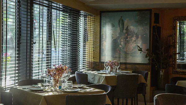 Ο ορισμός της trattoria rustica elegante στην Κηφισιά