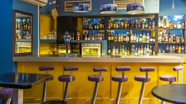 Άγιες νύχτες στον "Άγιο" του Κολωνακίου