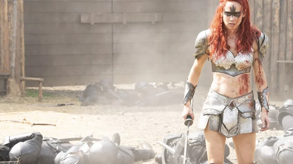 Ποια είναι η Red Sonja που έρχεται τον Αύγουστο στους κινηματογράφους