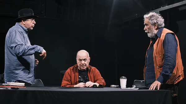 Κώστας Αρζόγλου, Χρήστος Βαλαβανίδης, Πάνος Σκουρολιάκος στους πολυβραβευμένους "Ήρωες" στο Από Μηχανής Θέατρο τη σεζόν 2024-25