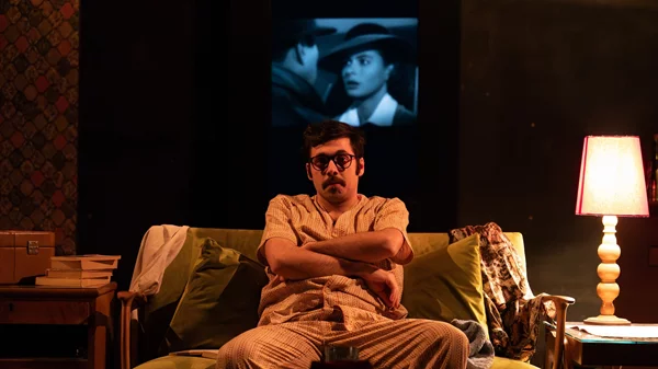 "Play it again, Sam": Παράταση και πρώτη ματιά στο έργο του Γούντι Άλεν στο Faust