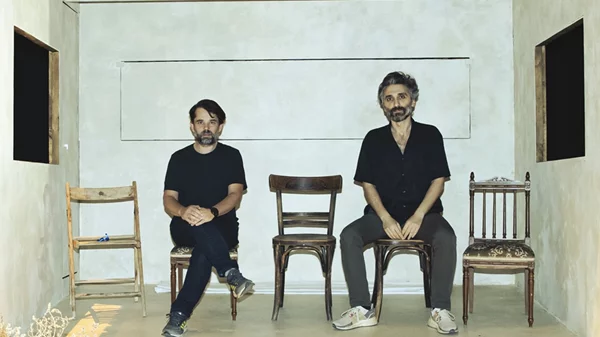 Πέντε Ρομά και δύο μπαλαμοί μιλούν για τη δική τους "Romaland"