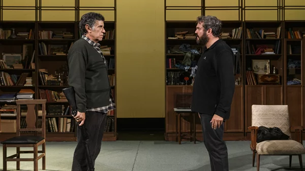 Θεατρικές επαναλήψεις που χρόνια δεν κοιτούν