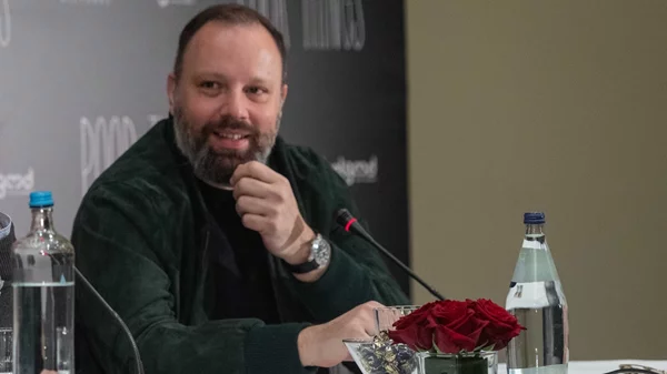 "Bugonia": Αυτή είναι η επόμενη ταινία του Γιώργου Λάνθιμου