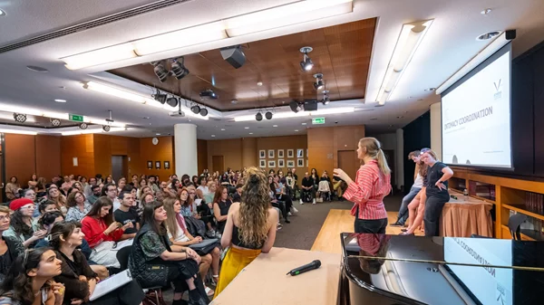 Intimacy Coordination Workshop: Ένα ιστορικό βήμα στις Νύχτες Πρεμιέρας