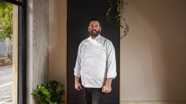 Χάρη Νικολούζο, τι θα τρώμε στη Yiayia;