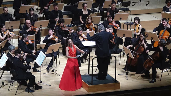 Μουσικές για τον πόλεμο και το θάνατο σε ωραίες συναυλίες της "Φιλαρμόνιας" στο Μέγαρο και της βουλγαρικής ορχήστρας "Drop Down Community" στην Εναλλακτική Σκηνή της ΕΛΣ