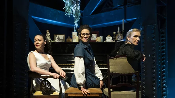 Τελευταίες παραστάσεις για 4 ξεχωριστές θεατρικές παραγωγές στο Εθνικό Θέατρο