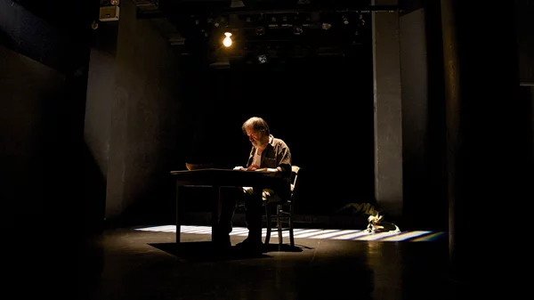 Η παράσταση των συνεχόμενων sold out επιστρέφει για 10η χρονιά στο Studio Μαυρομιχάλη