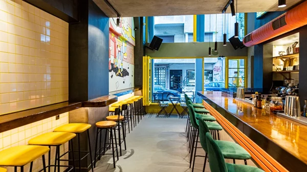 Το "Knave" στρέφει τα φώτα στην Ασκληπιού