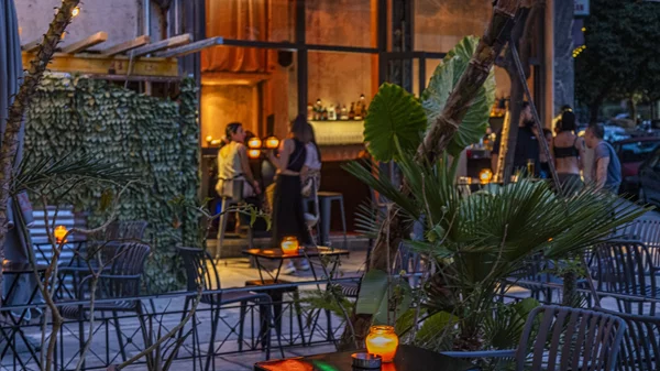 Το Scamp είναι το νέο cool μπαρ στο Κουκάκι