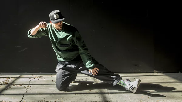 Χορευτική μάχη στο The Ellinikon Experience Park