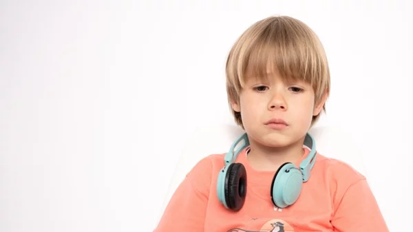 5 φράσεις για να μεγαλώσεις θαρραλέα παιδιά