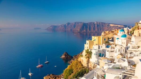 Συνεχίζονται οι σεισμικές δονήσεις στις Κυκλάδες | Προσθήκη έκτακτων πτήσεων από και προς Σαντορίνη