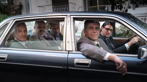 "Οικόπεδα με θέα" και all star διανομή