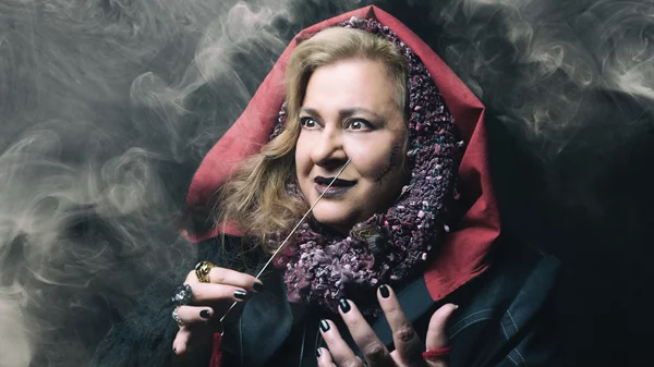 Ελισάβετ Κωνσταντινίδου: "Η ‘Θελεστίνα’ είναι ένα έργο ογκόλιθος που μιλά για τη γυναίκα τότε και τώρα"