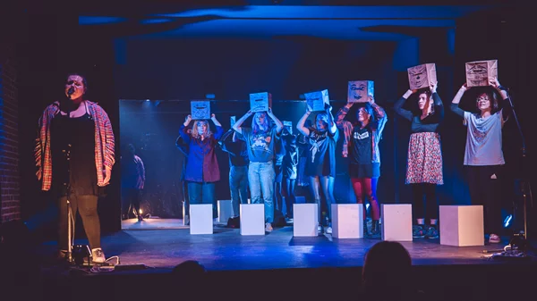 3ο Φεστιβάλ Θεάτρου Βαλίτσας: Ο Νίκος Χατζηπαπάς γράφει για τον θεσμό που μιλά για τη διαφορετικότητα