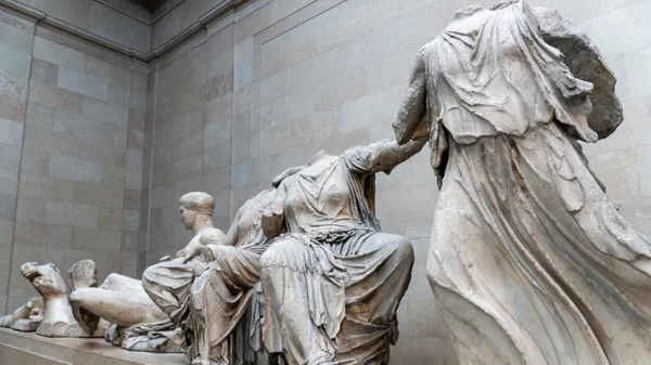 Δείπνο δίπλα στα Γλυπτά του Παρθενώνα: Το Υπουργείο Πολιτισμού καταδικάζει την εκδήλωση του Βρετανικού Μουσείου