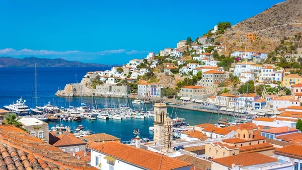 Updated: Μία art απόδραση στην Ύδρα