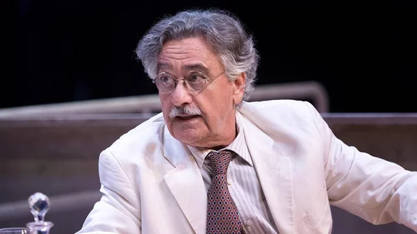 Λίνα Μενδώνη: "Το κοινό αγάπησε τον Νίκο Γαλανό και είδε στο πρόσωπό του έναν διαχρονικό σταρ"