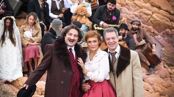 Νέες φωτογραφίες από το "Underground" με τους Βασίλη Χαραλαμπόπουλο, Γιάννη Τσορτέκη, Αλεξάνδρα Αϊδίνη