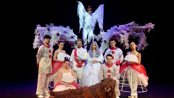 Η "Παπλωματού" ξαναζωντανεύει στο Νέο Θέατρο "Κατερίνα Βασιλάκου"